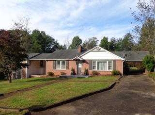 512 Bass St, Valdese, NC 28690-2206