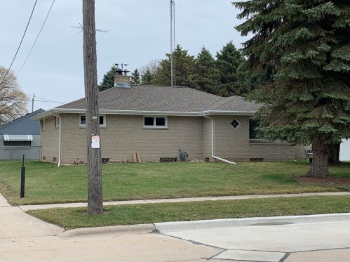 1311 39th St, Manitowoc, WI 54220-4109