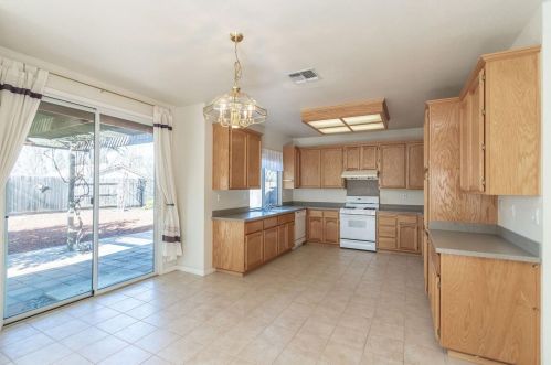 1375 Kerslake Cir, Folsom CA 95630-8460 exterior