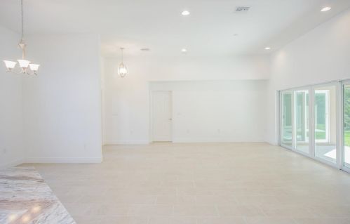 1660 Lexington Dr, Fort Pierce FL 34953-1629 exterior