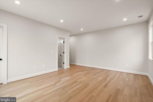 5543 10th St, Arlington VA  22205-2416 exterior