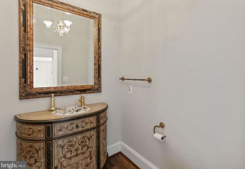 5802 Bent Twig Rd, Mc Lean VA 22101-1806 exterior