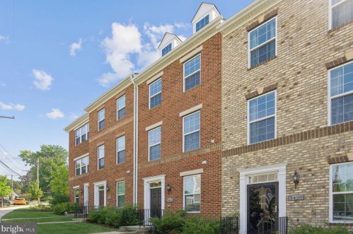 3418 10th Pl, Washington, DC 20032-5918