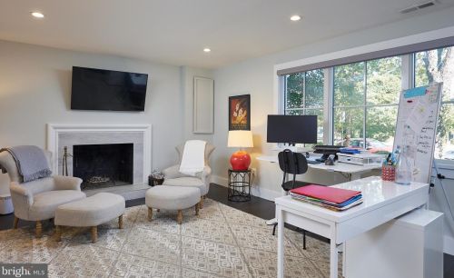 6825 Old Chesterbrook Rd, Mc Lean VA 22101-4408 exterior