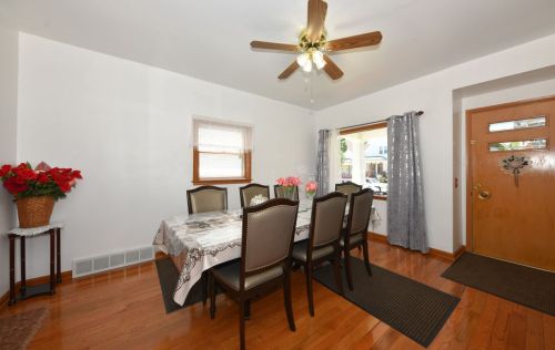 2242 28th St, Milwaukee, WI 53215-2426