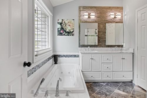 5412 Chieftain Cir, Alexandria VA 22312-2332 exterior