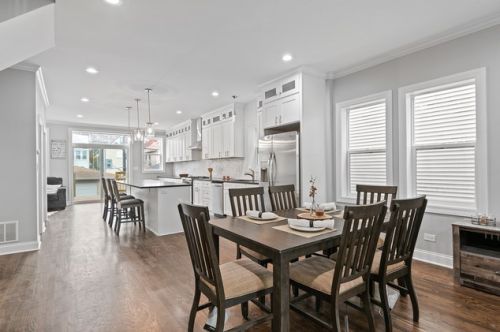 2419 Carmen Ave, Chicago IL  60625-2605 exterior