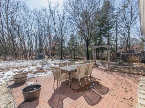 19 Quinnehtuk Rd, Springfield MA 01106-2911 exterior