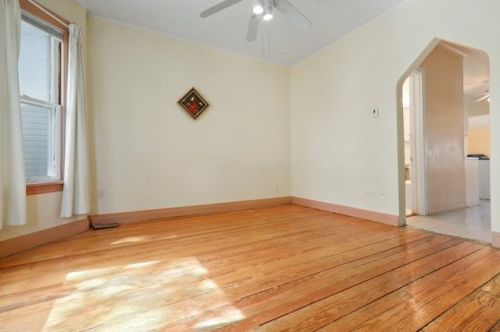 3320 Drake Ave, Chicago IL 60659-4420 exterior