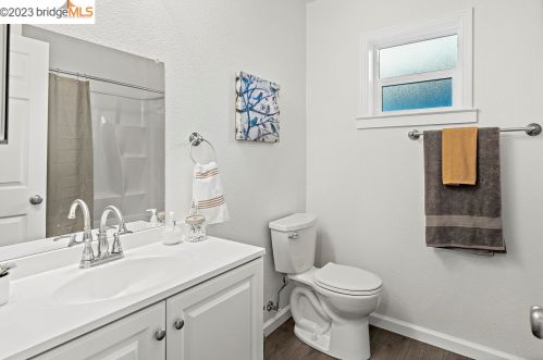 2020 Blake St, Berkeley CA 94704-2604 exterior