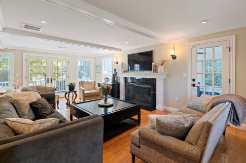 82 Day St, Newton MA 02466-2906 exterior