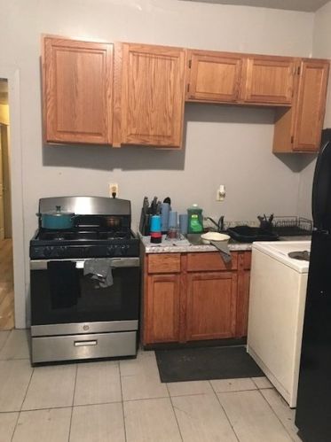 5249 Wood St, Chicago, IL 60609-5759