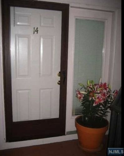 14 Lowell Ct, Teaneck, NJ 07666-6487