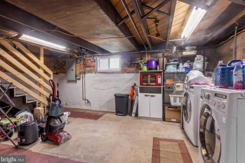 302 9 St, Chester PA 19013-1712 exterior