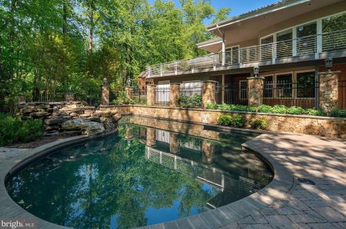 10011 Avenel Farm Dr, Rockville MD 20854-5410 exterior