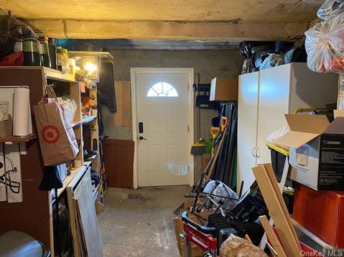 903 Brinsmade Ave, Bronx NY 10465-1903 exterior