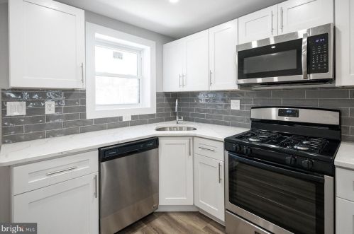 2418 4th St, Philadelphia PA  19148-3905 exterior