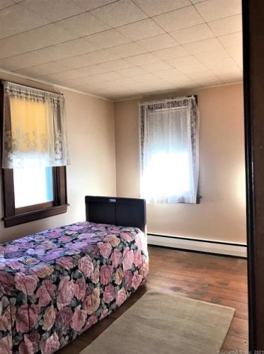 56 Derby Ave, Seymour CT 06483-3106 exterior