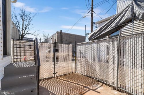 3734 Dungan St, Philadelphia PA  19124-5524 exterior