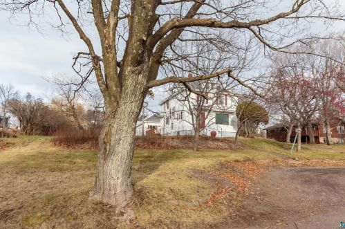 337 Mygatt Ave, Duluth, MN 55803-2307