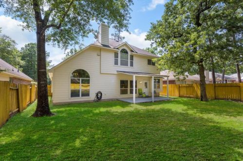 10 Misty Dawn Dr, Conroe TX 77385-3650 exterior