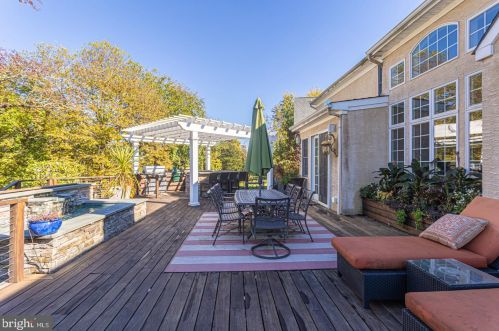 1593 Wrightstown Rd, Upper Makefield PA 18940-2814 exterior