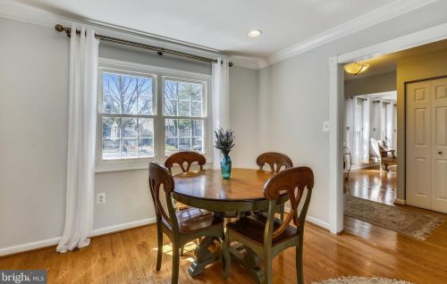 10 Grovepoint Ct, Rockville MD 20854-5505 exterior