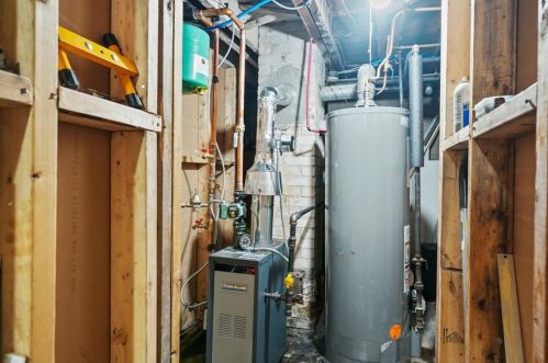 203 Burnside Ave, Woonsocket RI 02895-2188 exterior