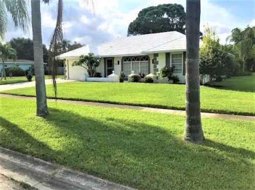 1753 Adair Rd, Fort Pierce, FL 34952-5739