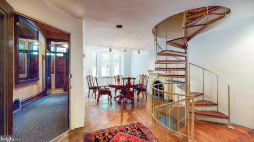 2319 Delancey Pl, Philadelphia PA 19103-6406 exterior