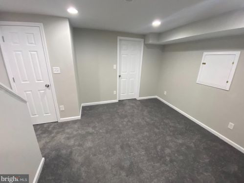 6727 Limekiln Pike, Philadelphia PA 19138-2007 exterior