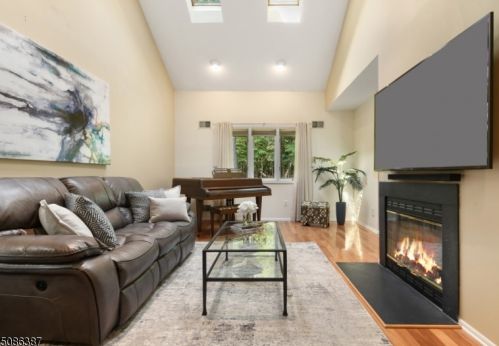 15 Lapis Cir, Town Center NJ 07052-2160 exterior