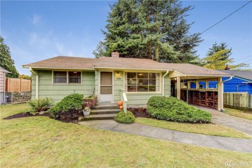 327 159th St, Seattle, WA 98155-5725