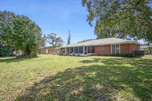 1014 Gatewood Ave, Fort Pierce FL 34982-4320 exterior