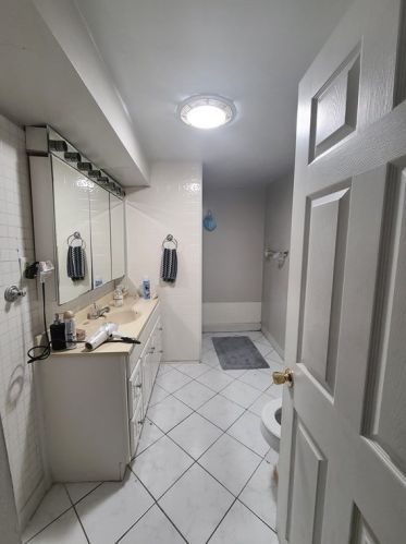 18 Hillside St, Worcester MA 01610-2199 exterior