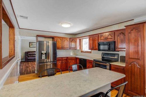 1 Millet St, Huntington Station NY 11746-8021 exterior