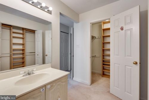 11352 Empire Ln, Rockville MD 20852-2870 exterior