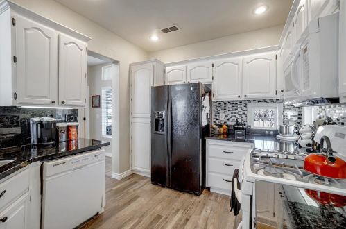 224 Marsalla Dr, Folsom CA 95630-7201 exterior