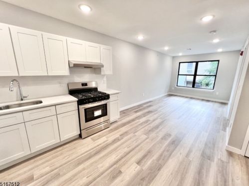 135 Pearl St, Paterson NJ  07501-2319 exterior