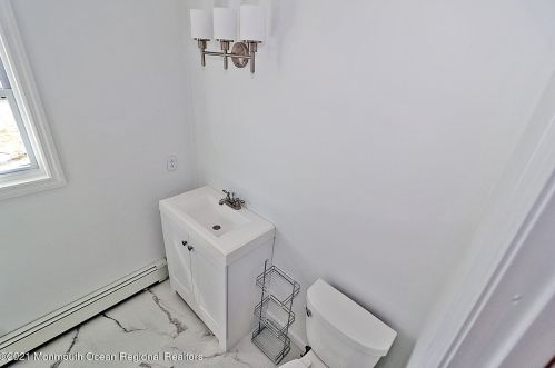 405 Conifer Dr, Lacey NJ  08731-1925 exterior