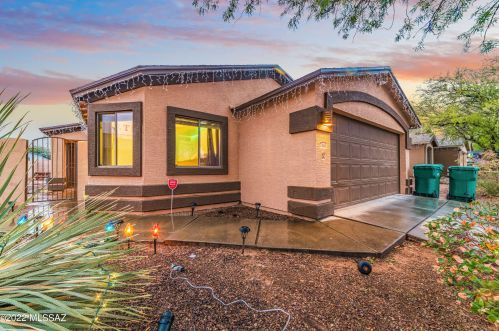 7646 Coleville St, Tucson, AZ 85746-2512