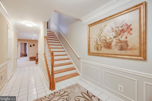 6387 Levtov Lndg, Alexandria, VA 22312-3987