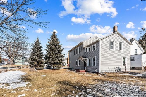 1413 Clark St, Manitowoc WI 54220-5110 exterior