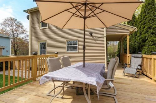 11 Edlin St, Worcester MA 01603-1945 exterior