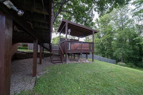 265 Burch Dr, Moon Twp PA  15108-3113 exterior