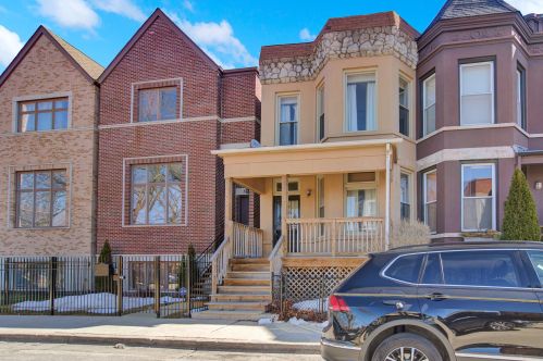 3611 Calumet Ave, Chicago IL 60653-1103 exterior