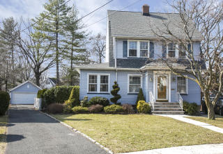 45 Oberlin St, Maplewood, NJ 07040-2815