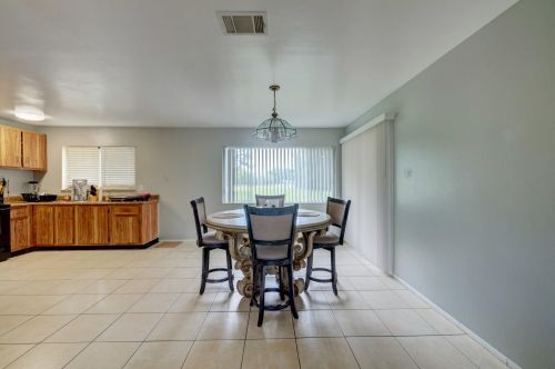 218 Cherryhill Rd, Fort Pierce FL 34953-6232 exterior