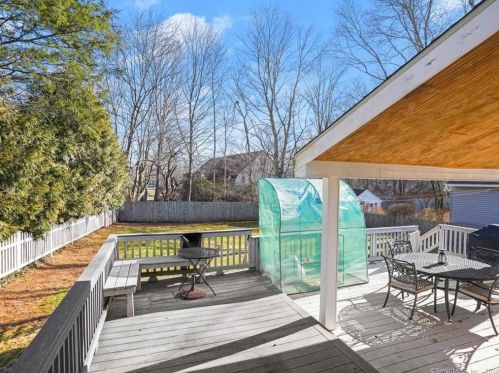 44 New Place St, Wallingford CT  06492-2237 exterior