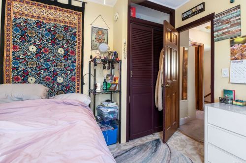 12 Cedarwood Dr, Huntington Station NY 11746-1305 exterior